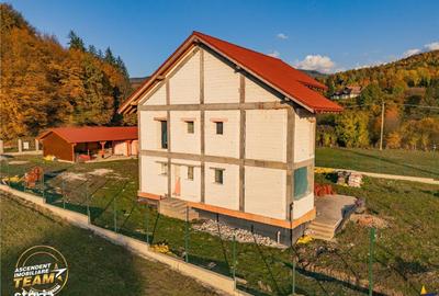 Casă cu 4 camere cu Garaj în Central - 10