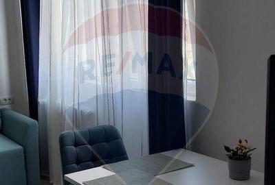 Garsonieră în Titan