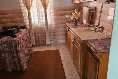 Casă cu 4 camere cu Canalizare în Boroșteni - 2