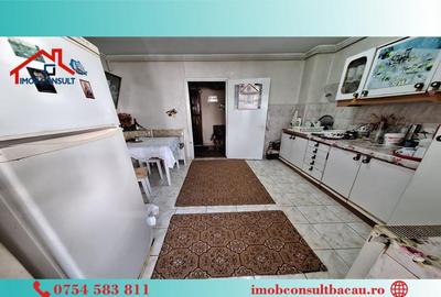 Trei camere! Etaj intermediar! Centrul Bacaului! CE1261 - 9