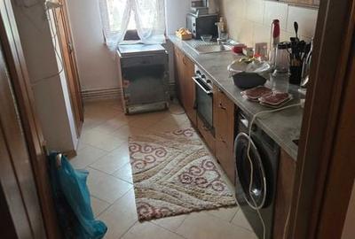 Apartament cu 3 camere decomandat în Central - 1