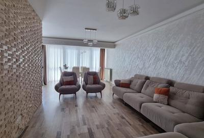 Apartament cu 3 camere semidecomandat în Central - 3