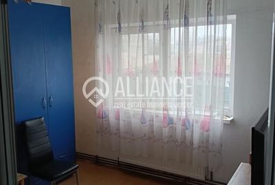 Apartament cu 3 camere semidecomandat în Inel II - 3