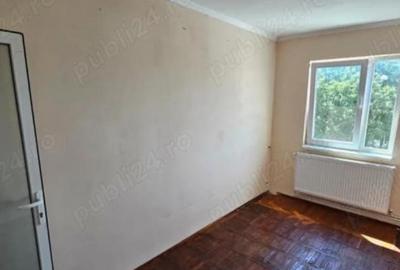 Vânzare apartament 3 camere zona intim nemobilat 43 mp - 2
