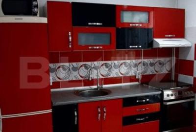 Casă cu 4 camere cu Teren 294 Mp în Central - 1