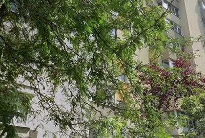 Apartament cu 3 camere decomandat, mobilat în Moșilor