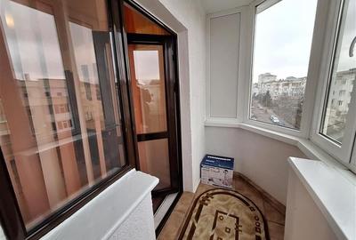 Apartament cu 3 camere decomandat în Mioriței - 13