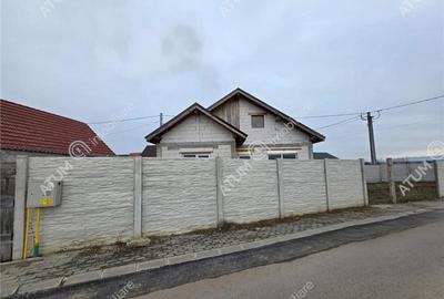 Casă individuală cu 3 camere cu Canalizare în Cristian - 4