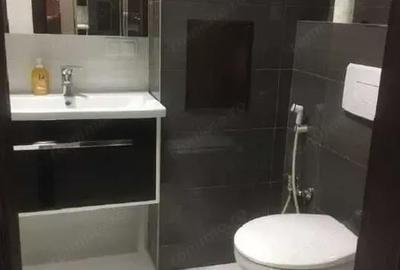 Garsonieră decomandată în Romană