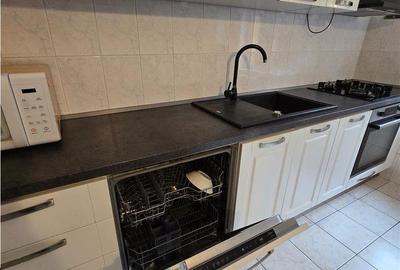 Casă cu 5 camere cu Canalizare în Văcăresti - 2