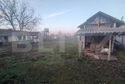 Casă cu 3 camere cu Teren 2200 Mp în Central