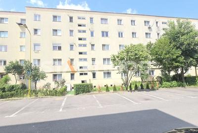 Apartament cu 2 camere semidecomandat, mobilat în Florilor