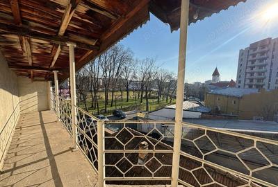 Casă cu 6 camere în Central