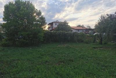 Casă cu 4 camere cu Teren 2200 Mp în Central