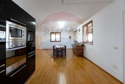 Casă cu 8 camere cu Garaj în Filipești - 2