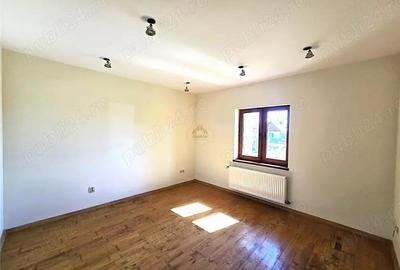 Casă cu 5 camere cu Teren 1000 Mp în Central - 16