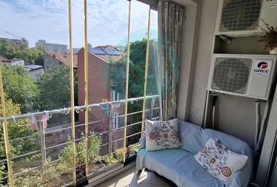 Apartament cu 3 camere semidecomandat, mobilat în Calea Călărașilor - 1
