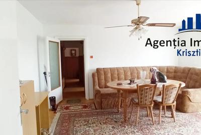 Apartament cu 3 camere de vanzare - Zona Micro 16 - 2