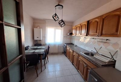 Apartament cu 3 camere decomandat, mobilat în Lipovei - 12