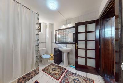 Casă cu 5 camere cu Teren 400 Mp în Tractorul - 3