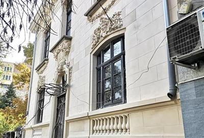 Casă individuală cu 10 camere cu Canalizare în Cișmigiu - 1