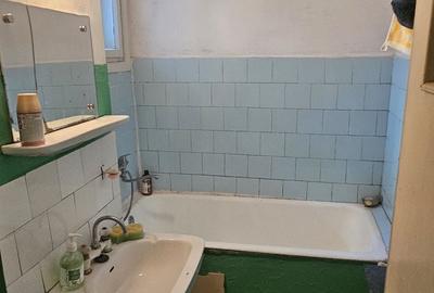 Apartament cu 4 camere decomandat în Podu Roș - 1
