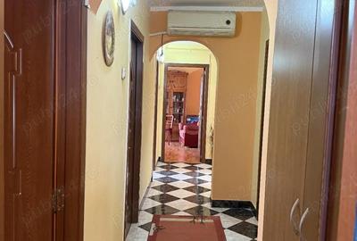 Apartament cu 4 camere decomandat în 9 Mai - 7