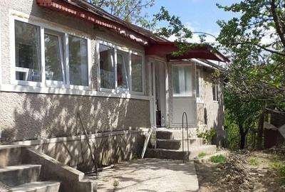 Casă cu 3 camere cu Teren 2200 Mp în Central - 5