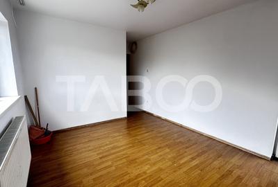 Apartament cu 3 camere decomandat în Trei Stejari - 2