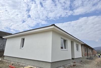 Casă individuală cu 4 camere cu Canalizare în Est - 8