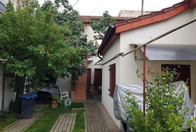 Casă cu 5 camere cu Teren 95 Mp în P-ța Doina - 7