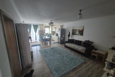 Apartament cu 3 camere nedecomandat în Braytim
