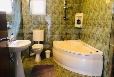 Casă cu 5 camere cu Teren 700 Mp în Micești - 3