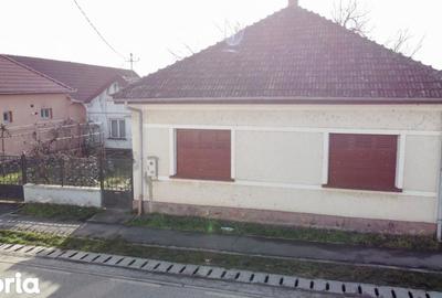 Casă cu 3 camere cu Teren 855 Mp în Ghiroda - 1