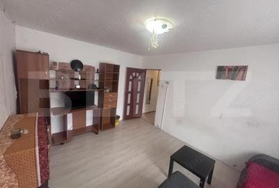 Apartament cu 3 camere semidecomandat în Micro 4 - 5