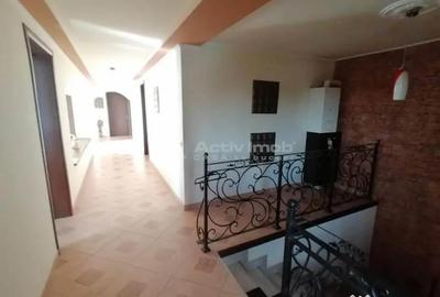 Casă cu 7 camere cu Teren 400 Mp în Domnești - 4
