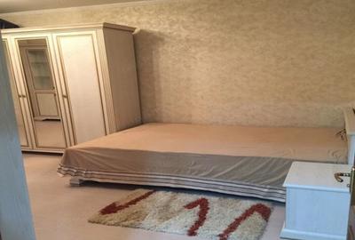 Apartament cu 3 camere decomandat în Badea Cârțan - 2