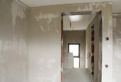 Casă individuală cu 4 camere cu Canalizare în Central - 12