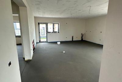 Casă cu 4 camere cu Teren 356 Mp în Berceni