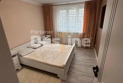 Apartament cu 3 camere semidecomandat în Central - 3
