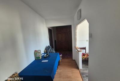 Apartament cu 3 camere semidecomandat în Dărmănești - 4