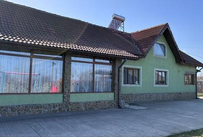 Casă cu 4 camere în Central