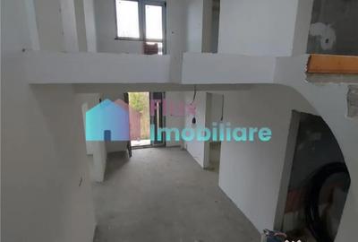 Casă cu 4 camere cu Teren 8450 Mp în Central - 14