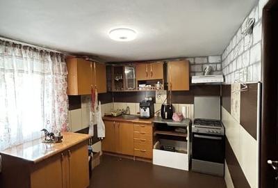 Casa 8 Camere Cu Teren 1500mp In Cermei - 3