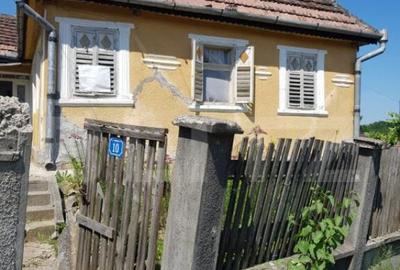 Casa traditionala, 70mp, teren 1574mp, zona Monor - 2