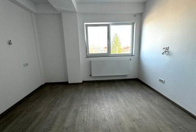 Apartament cu 3 camere decomandat în Central - 3