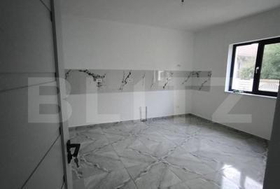 Casă cu 4 camere cu Canalizare în Central