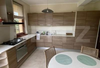 Casă cu 7 camere cu Teren 1200 Mp în Unirea - 1