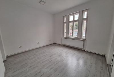 Birou, de 150 mp, în Piața Centrală - 7