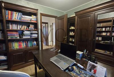 Apartament cu 4 camere semidecomandat, mobilat în P-ța Victoriei - 51